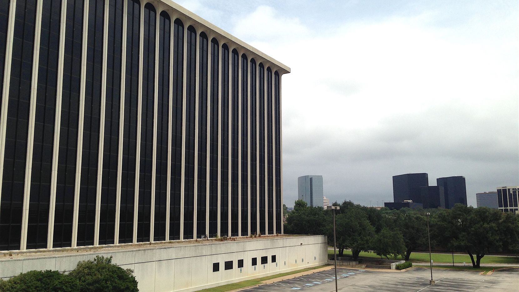 The Forest Lane high-rise was previously home to EDS and CompuCom Systems.