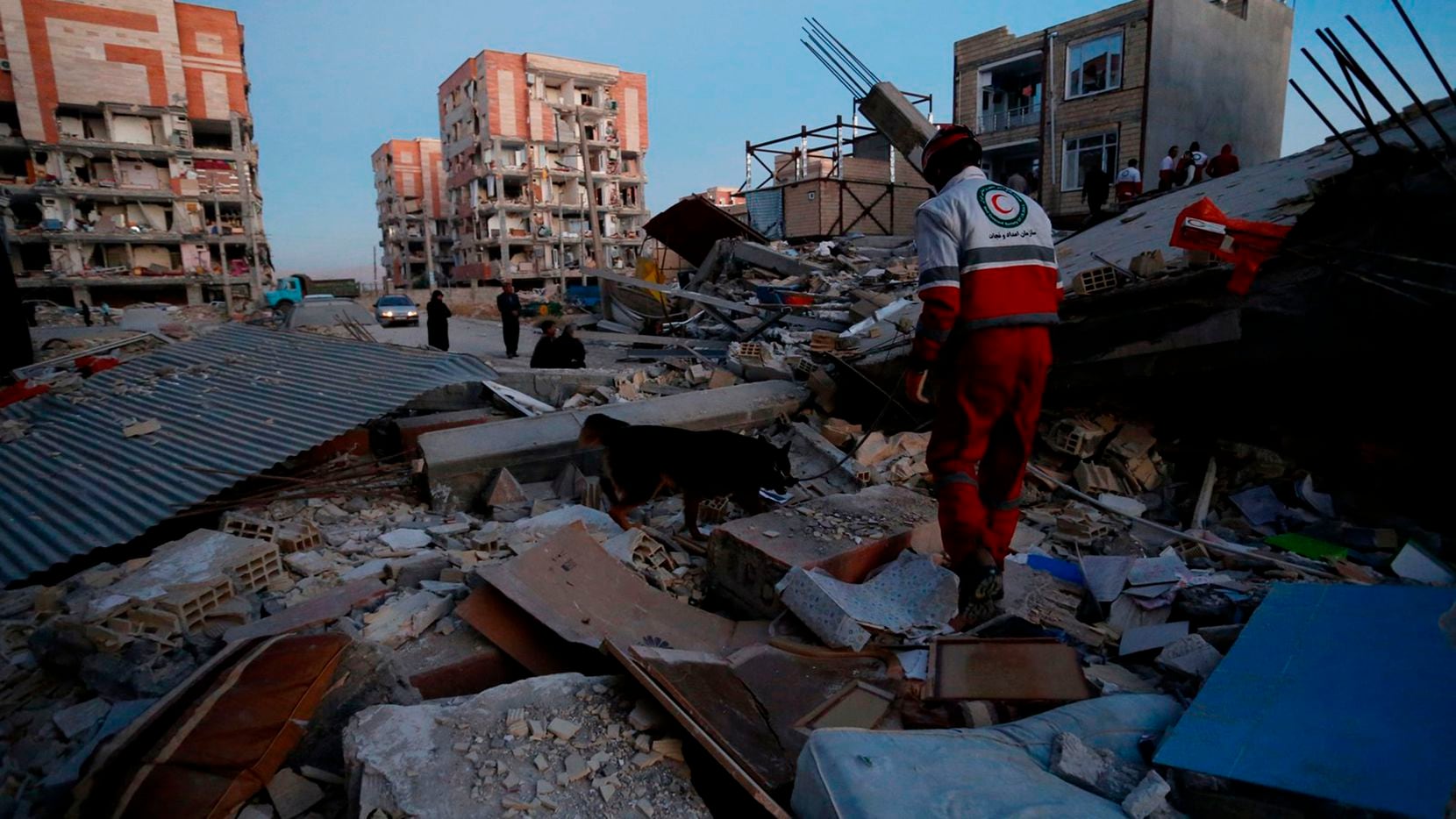 More than 200 dead, hundreds injured after earthquake at Iran-Iraq border