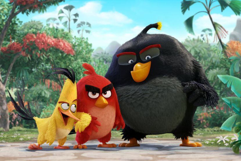 Chuck (Josh Gad), Red (Jason Sudeikis) y Bomb (Danny McBride) en la película Angry Birds.