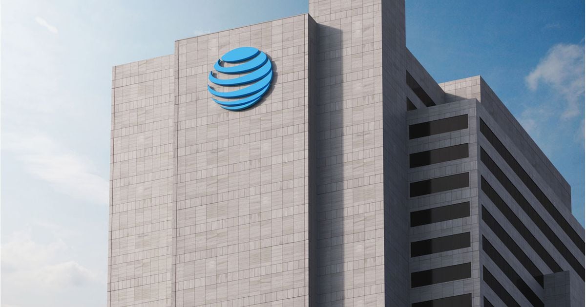 AT&T offers $5,000 hiring bonus for Dallas-Fort Worth technicians