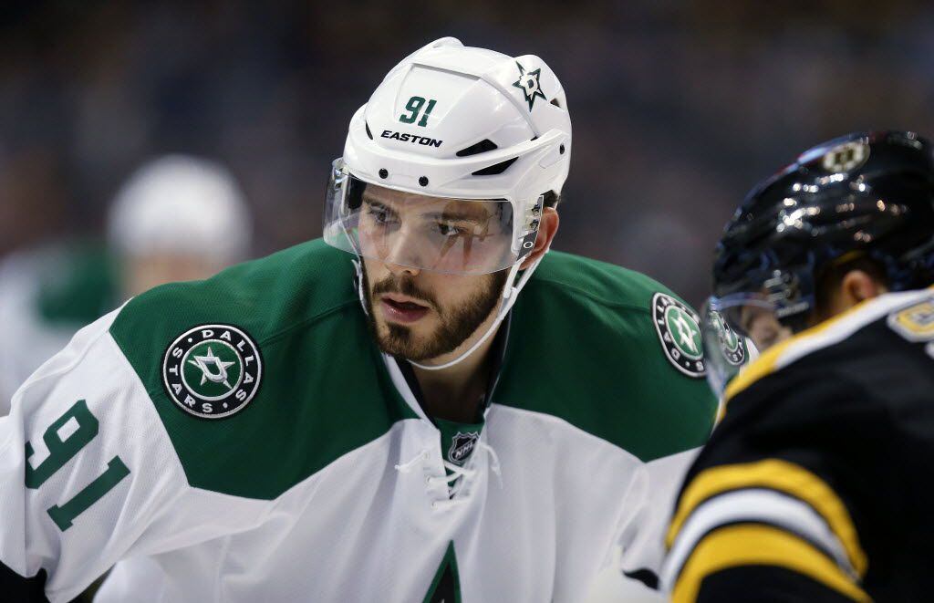 Dallas Stars' Tyler Seguin (91) readies for a face off during the first period of an NHL...