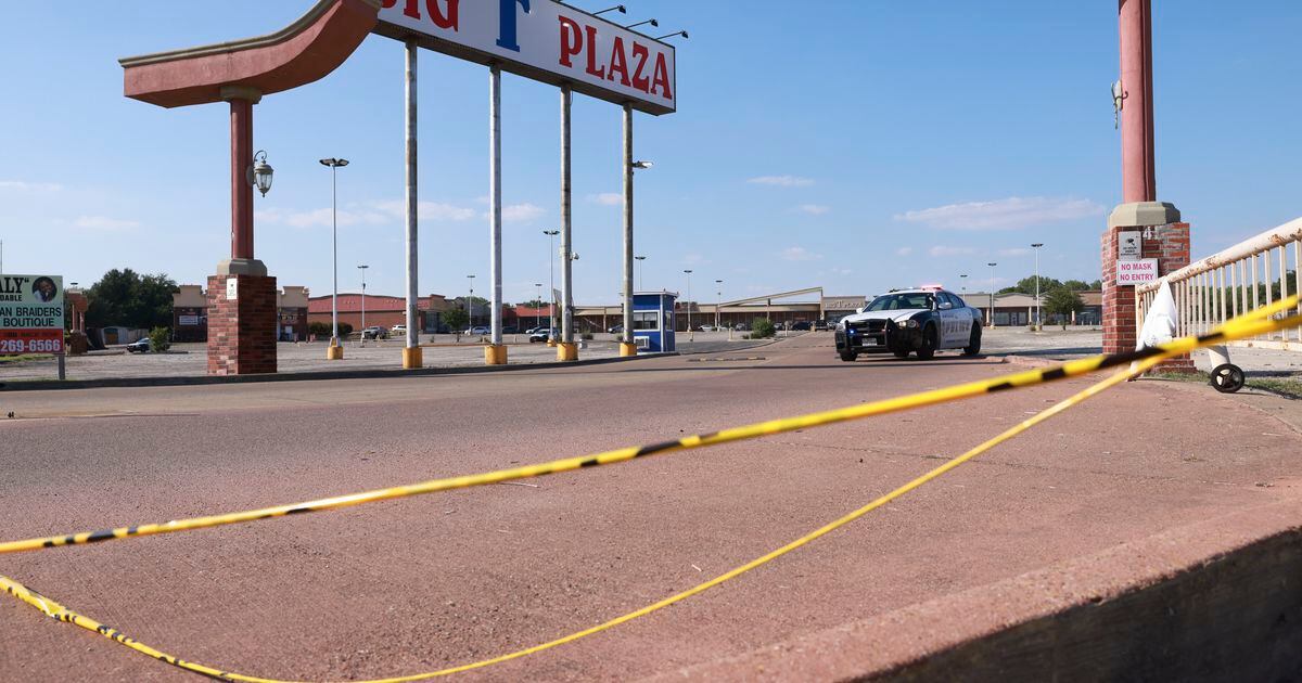 Suspect In Custody After Shooting Kills 1 At Big T Plaza In Oak Cliff Police Say Flipboard 