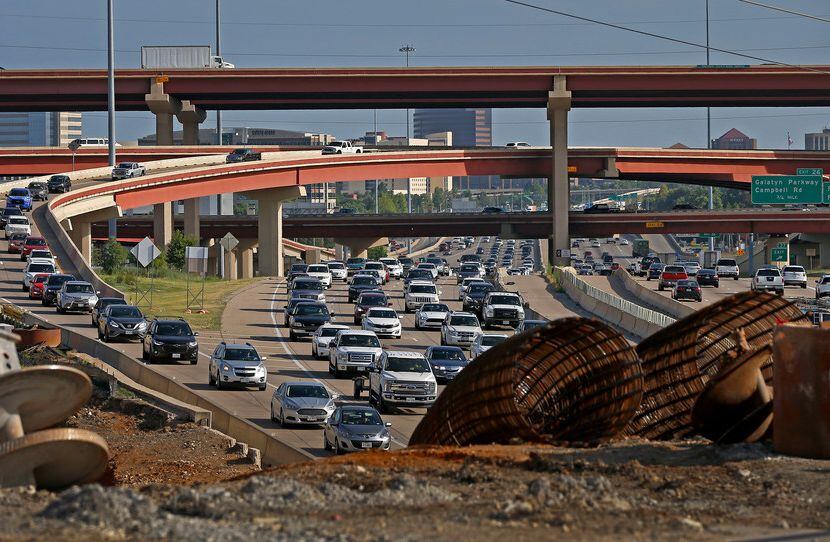Traffic builds up on northbound U.S.Highway 75 near the Plano Parkway bridge and the Bush...