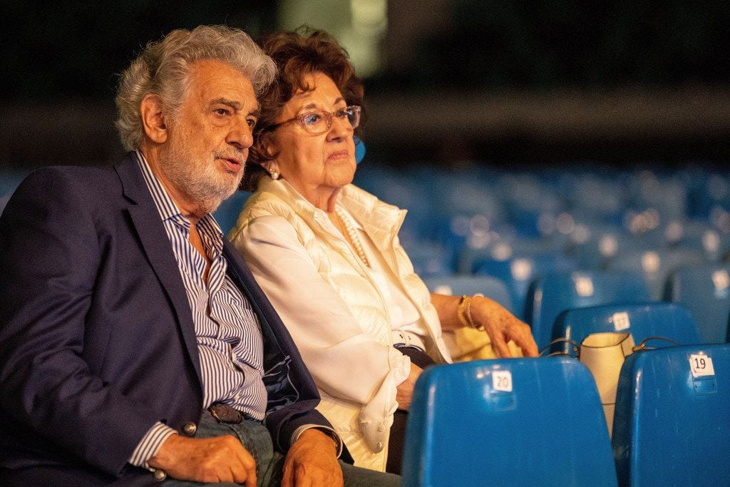 Last month, Placido Domingo and his wife Marta attended a rehearsal for the opening gala of the Gerard de Sagredo Youth Forum and the Szeged Sports Center in Hungary.