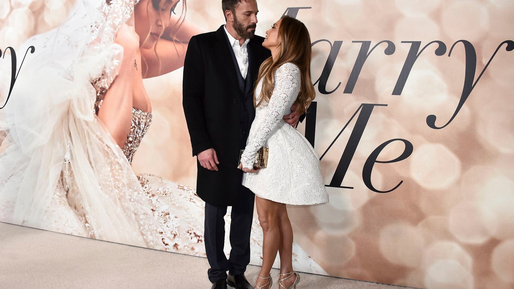 Jennifer Lopez y Ben Affleck asisten a una función especial de "Marry Me", el 8 de febrero...