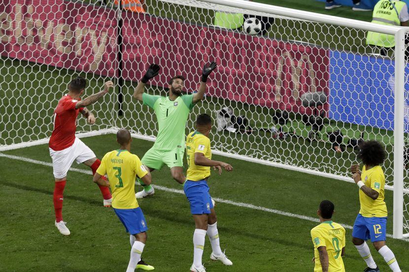 Steven Zuber anotó el gol de Suiza en el empate 1-1 ante Brasil. Foto AP
