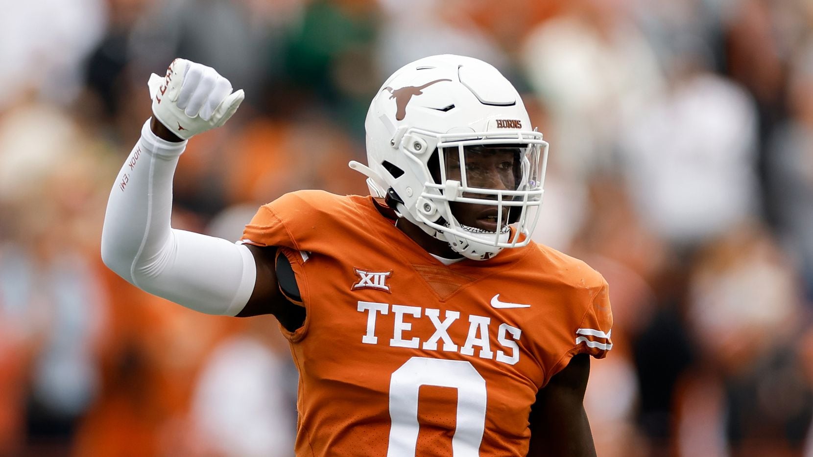 DeMarvion Overshown #0 of the Texas Longhorns reacts in the first quarter against the Baylor...