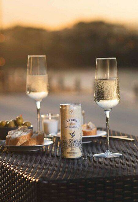 Lyre's offers a Classico sparkling non-alcoholic wine.