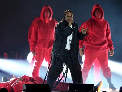 Kendrick Lamar en los Grammy. Foto AP