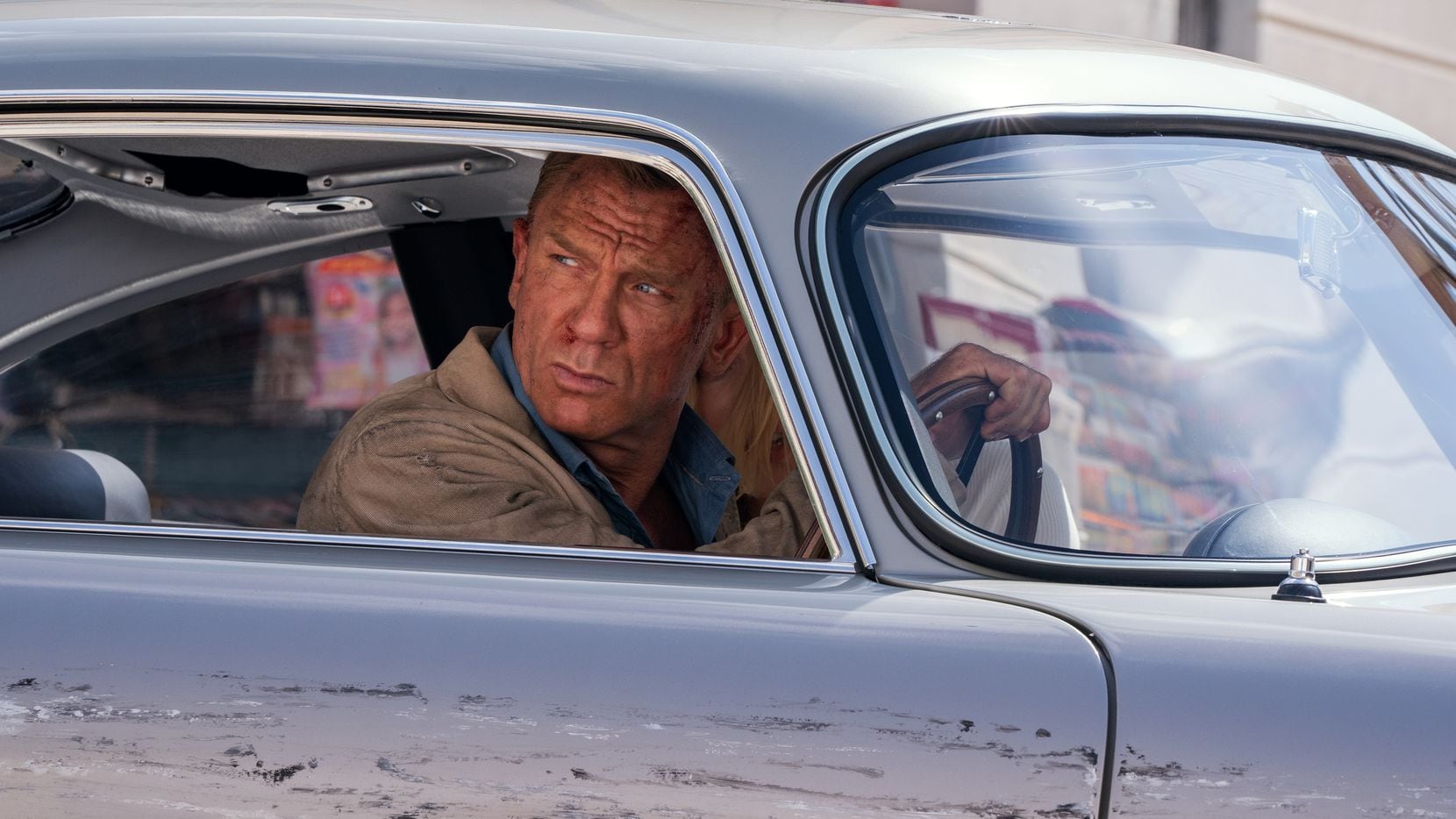 Daniel Craig en una escena de 'No Time To Die", película por la que habrá que esperar hasta noviembre.