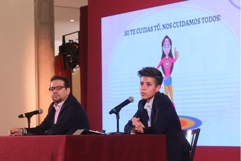 Ricardo Cortés Alcalá, director general de Promoción de la Salud, y Ana Lucía de la Garza...