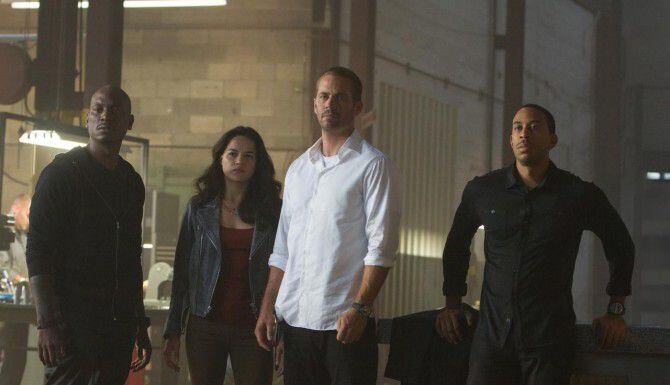 Tyrese Gibson, Michelle Rodríguez, Paul Walker y Chris “Ludacris” Bridges en “Furious 7”....