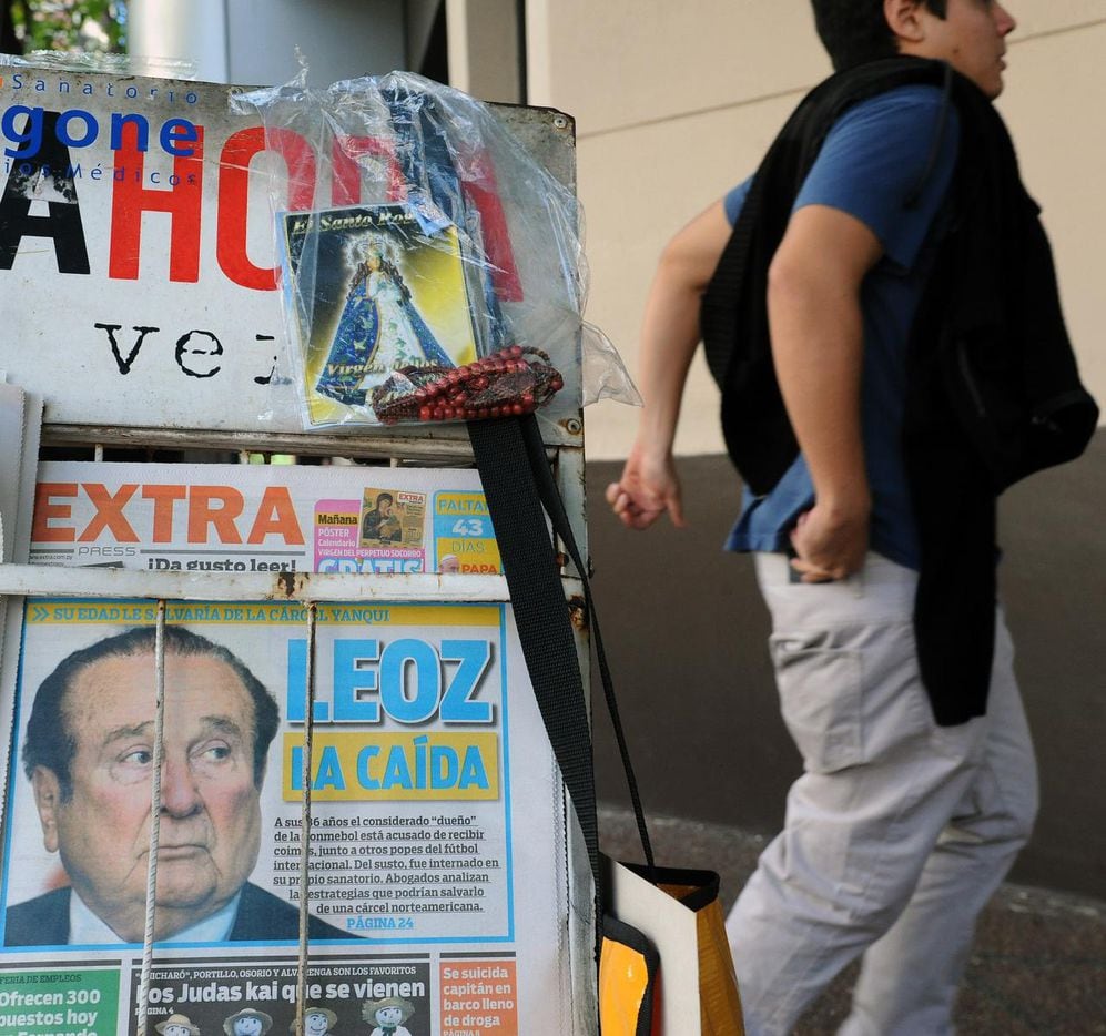 Portadas de periódicos en Asunción de Paraguay destacan las denuncias sobre Nicolás Leoz,...
