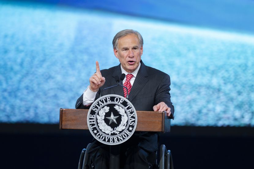 El gobernador de Texas Greg Abbott visitó Dallas el 4 de agosto de 2021.