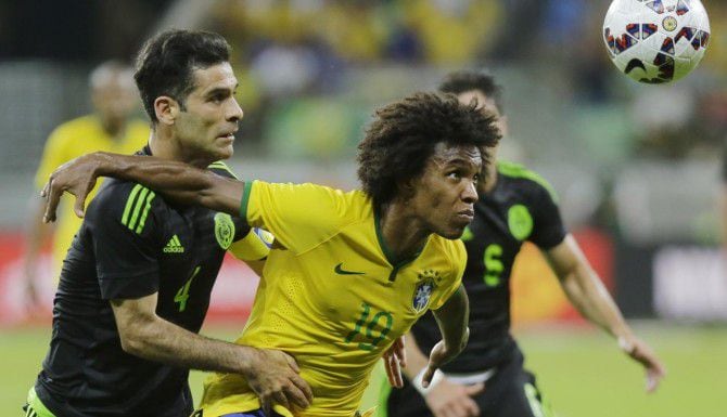 Rafael Márquez (izq.) y la selección mexicana enfrentan a su similiar de Bolivia el viernes....