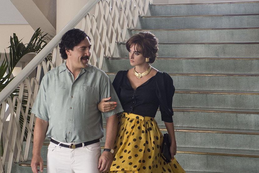 Javier Bardem como Pablo Escobar y Penélope Cruz como Virginia Vallejo en la película...