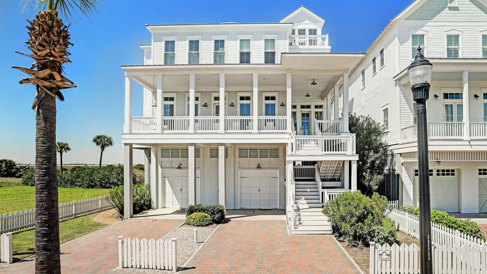 Peek Inside This Five Bedroom Beach Home With A Soothing Design Near Galvestons Coast