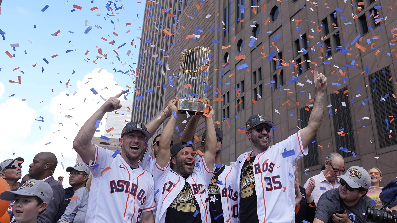 Desfile de los Astros por título de Serie Mundial será el lunes