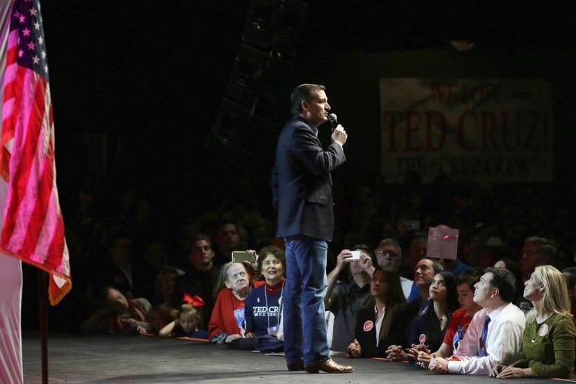El senador Ted Cruz durante su acto de campaña en Gilley’s, en Dallas. (AP/LM Otero)
