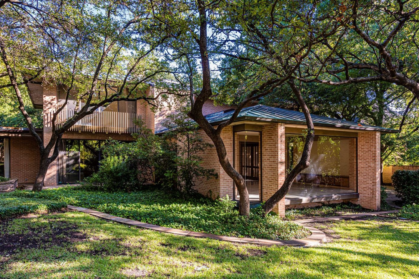 A look at the McDermott House on Preservation Dallas  Modern Masterpieces Fall Architectural Tour.