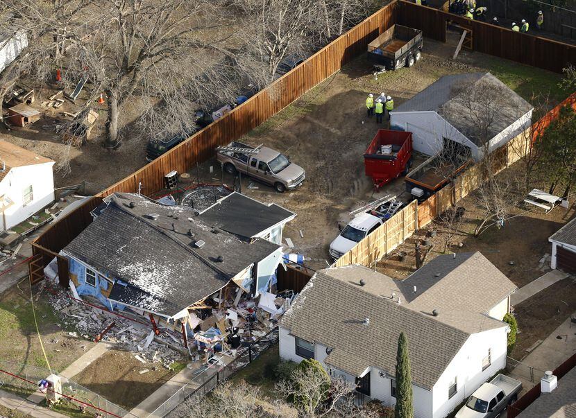 Una vista aérea de la casa de Linda Rogers, de 12 años, quien murió en una explosión de gas....