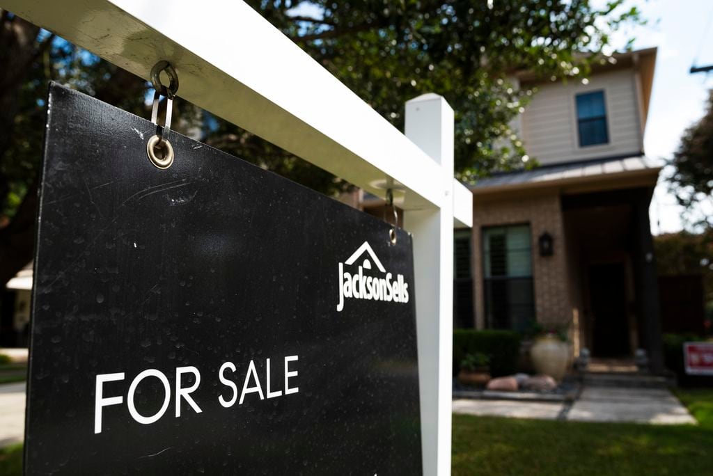 A for sale sign in the Lakewood Heights neighborhood of Dallas on Sept. 28. Dallas-area homebuyers are still challenged to find properties even though there are fewer sales than last year.