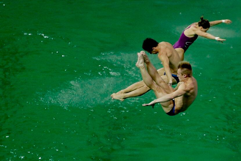 La fosa olímpica  en Río de Janeiro causó comentarios en redes sociales por su tono verde./ AP
