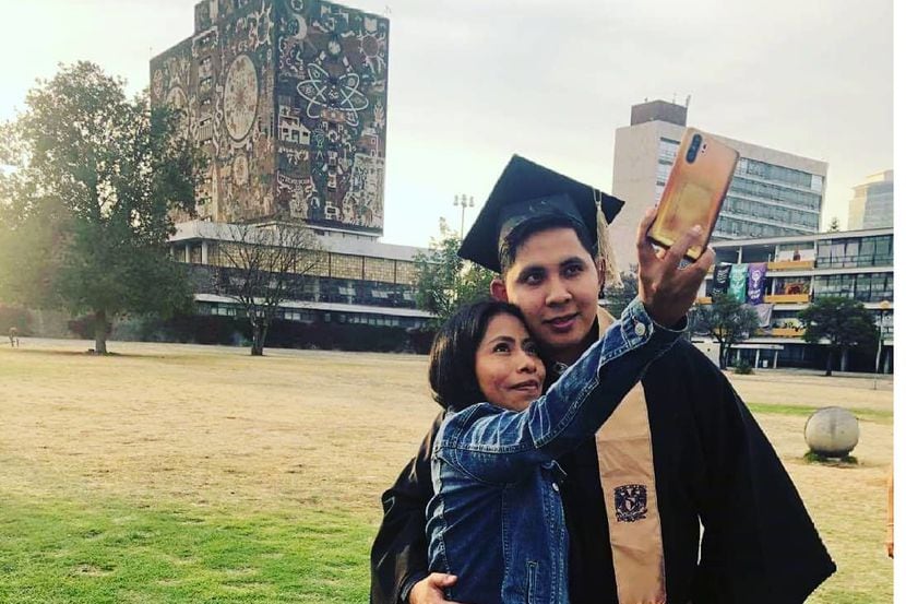 Yalitza Aparicio asistió a la toma de fotografías de graduación de su presunto novio, André...