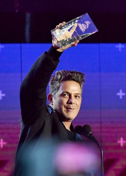 Alejandro Sanz es el máximo candidato a llevarse más premios Latin Grammy.