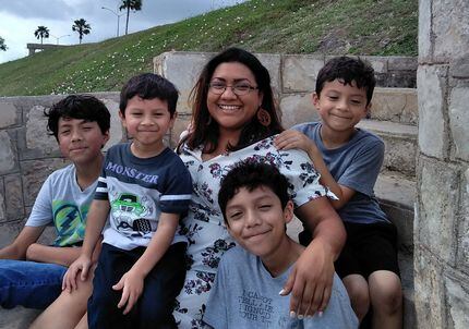 Sema Hernández, 34, es madre de cuatro hijos. Comenzó su carrera en la política luchando por...