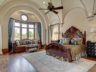 The primary suite at 5513 Montclair Drive in Colleyville, TX.