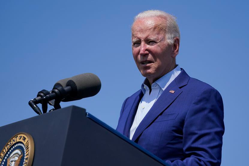 El presidente Joe Biden habla sobre el cambio climático y energías limpias en la Estación de...