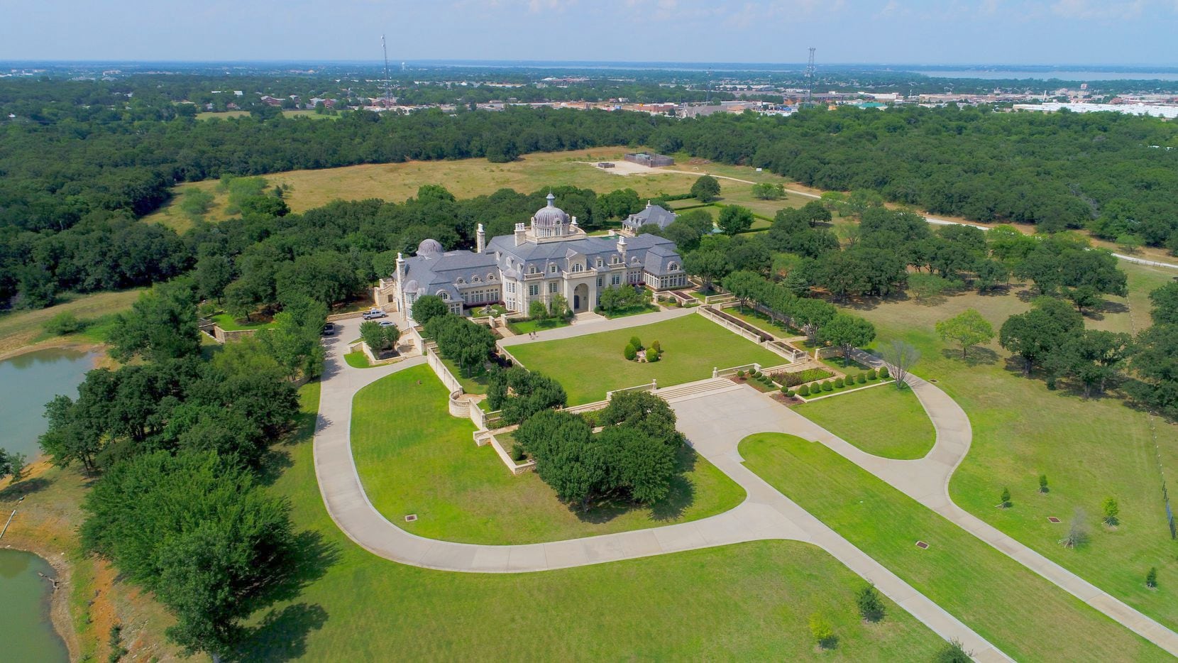 Champ d'Or estate in Denton County was built as a private home in 1999.