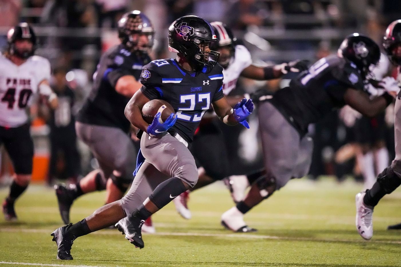 Mansfield Summit running back Orlando Scales (23) carries the ball during the second half of the Class 5A Division I Region I final against Colleyville Heritage on Friday, Dec. 3, 2021, in North Richland Hills, Texas. (Smiley N. Pool/The Dallas Morning News)