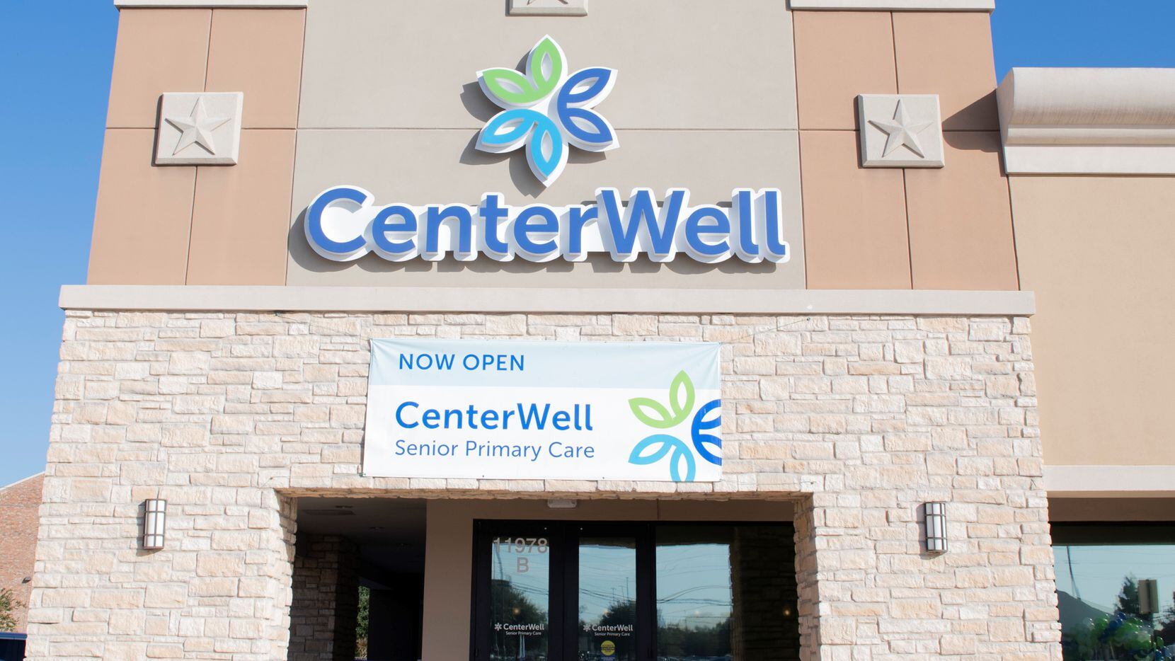 CenterWell se enfoca en la atención a adultos mayores. Abrirán seis locales en Texas.