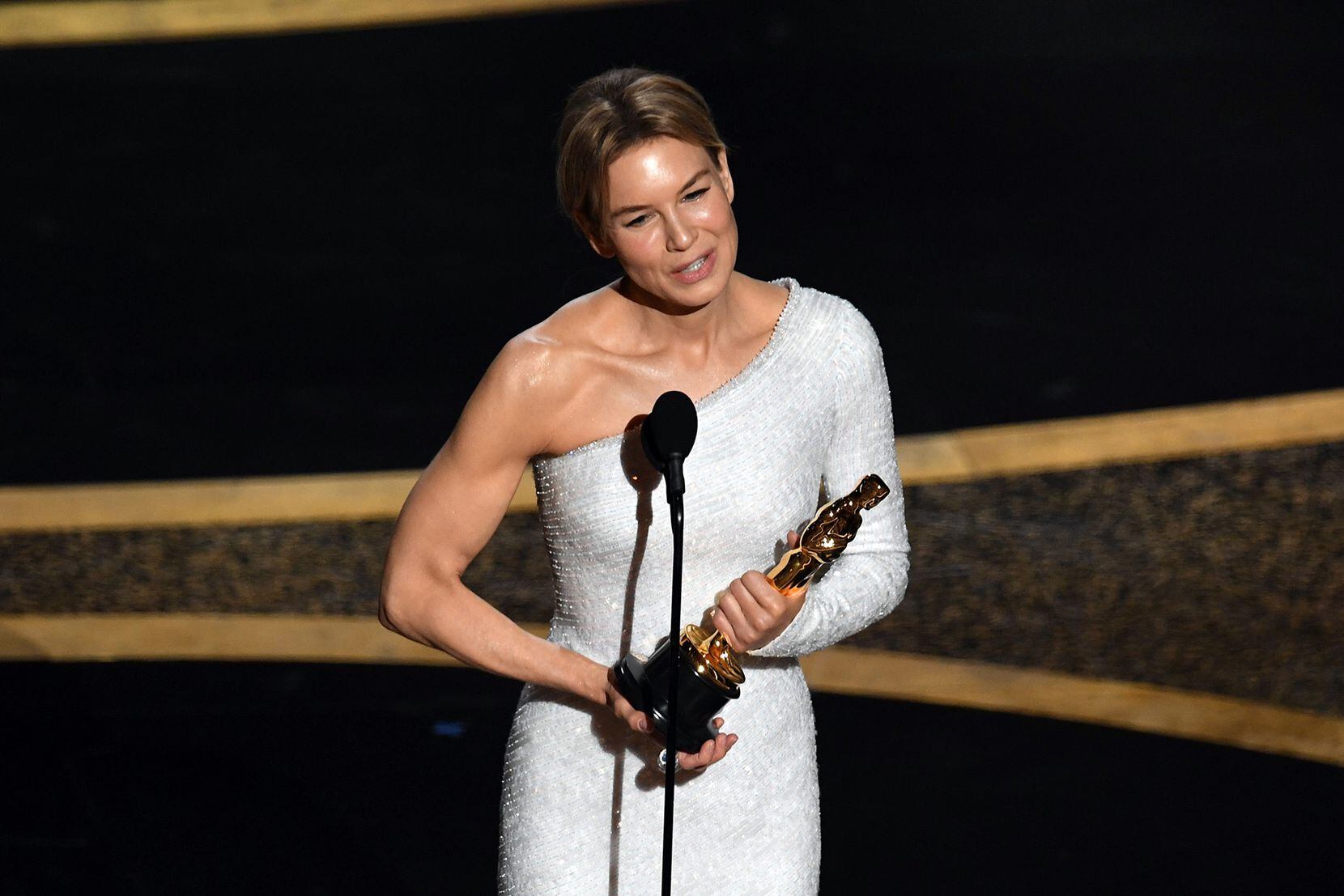 Renée Zellweger captures an Oscar for 'Judy,' becoming the third Texan to  be awarded best actress