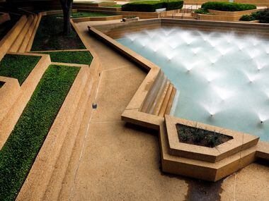 The Aerated Pool at the Fort Worth Water Gardens in October 2018. 