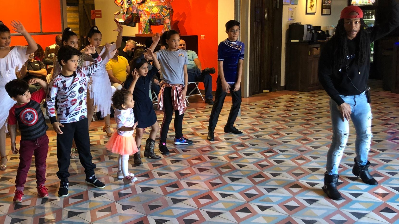 La danza se apoderó del Mercado369 con la participación de niños entres 8 y 12 años.