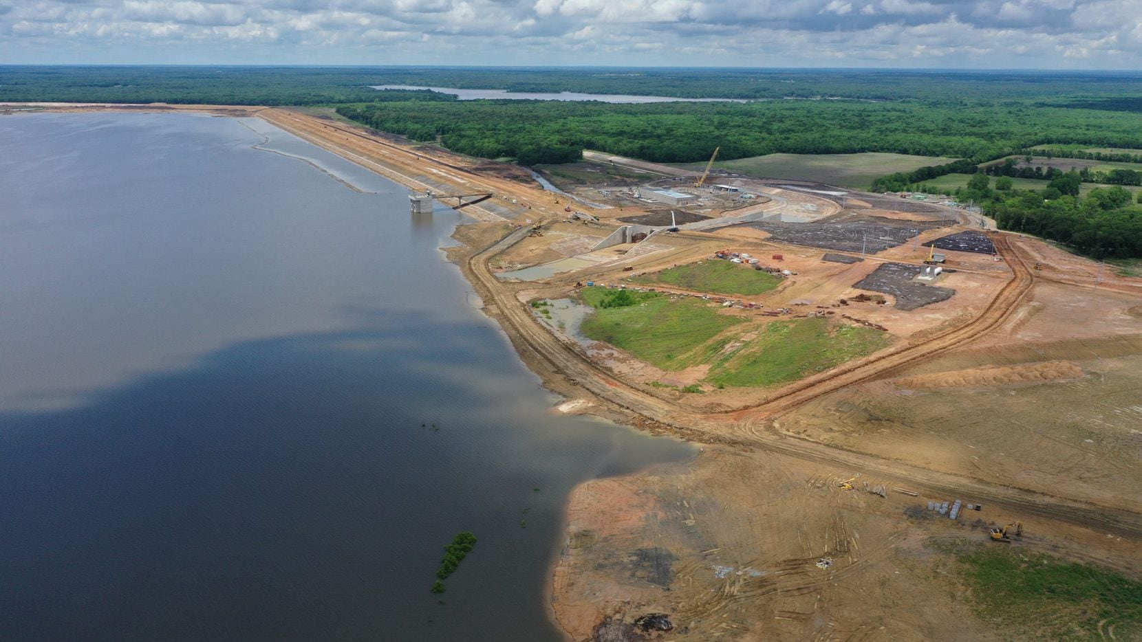 Bois d'Arc Lake is filling quickly and as expected, the North Texas Municipal Water District...