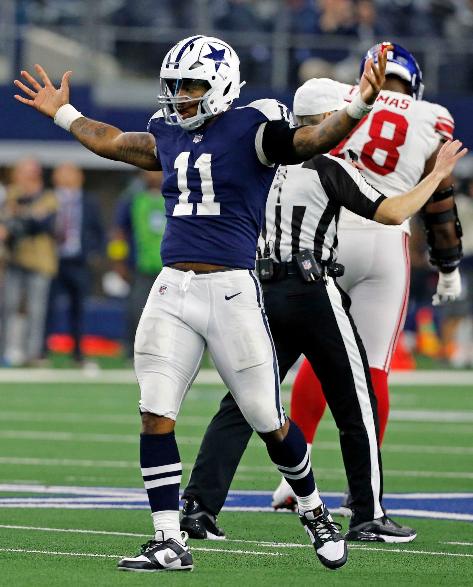 Dallas Cowboys linebacker Micah Parsons (11) celebrates after a sick during the second half...