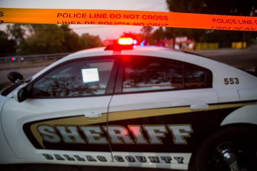 La Oficina del Sheriff reportó dos fallecidos en un accidente múltiple en Oak Cliff la noche...