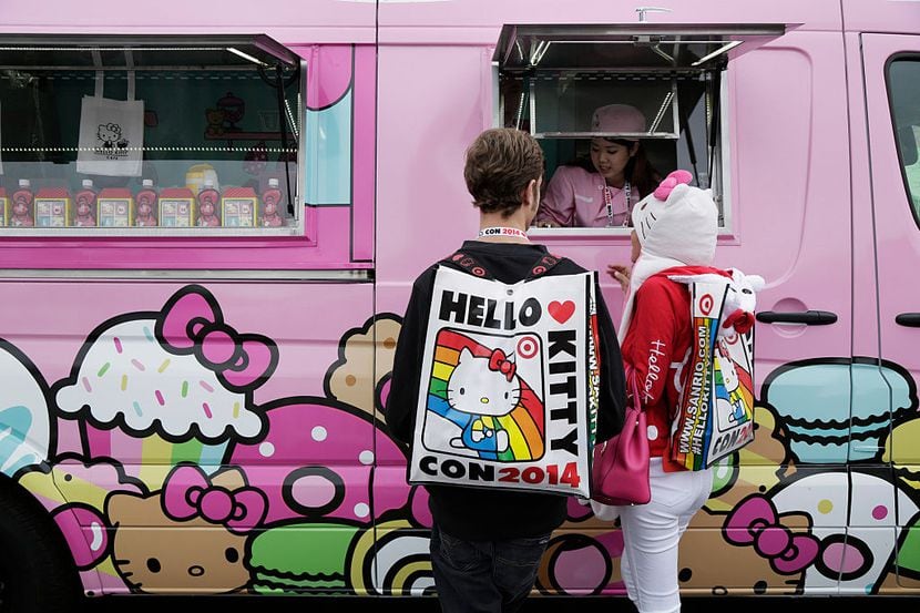 Inspirado en el famoso personaje japonés, el Hello Kitty Cafe Truck vende dulces como...