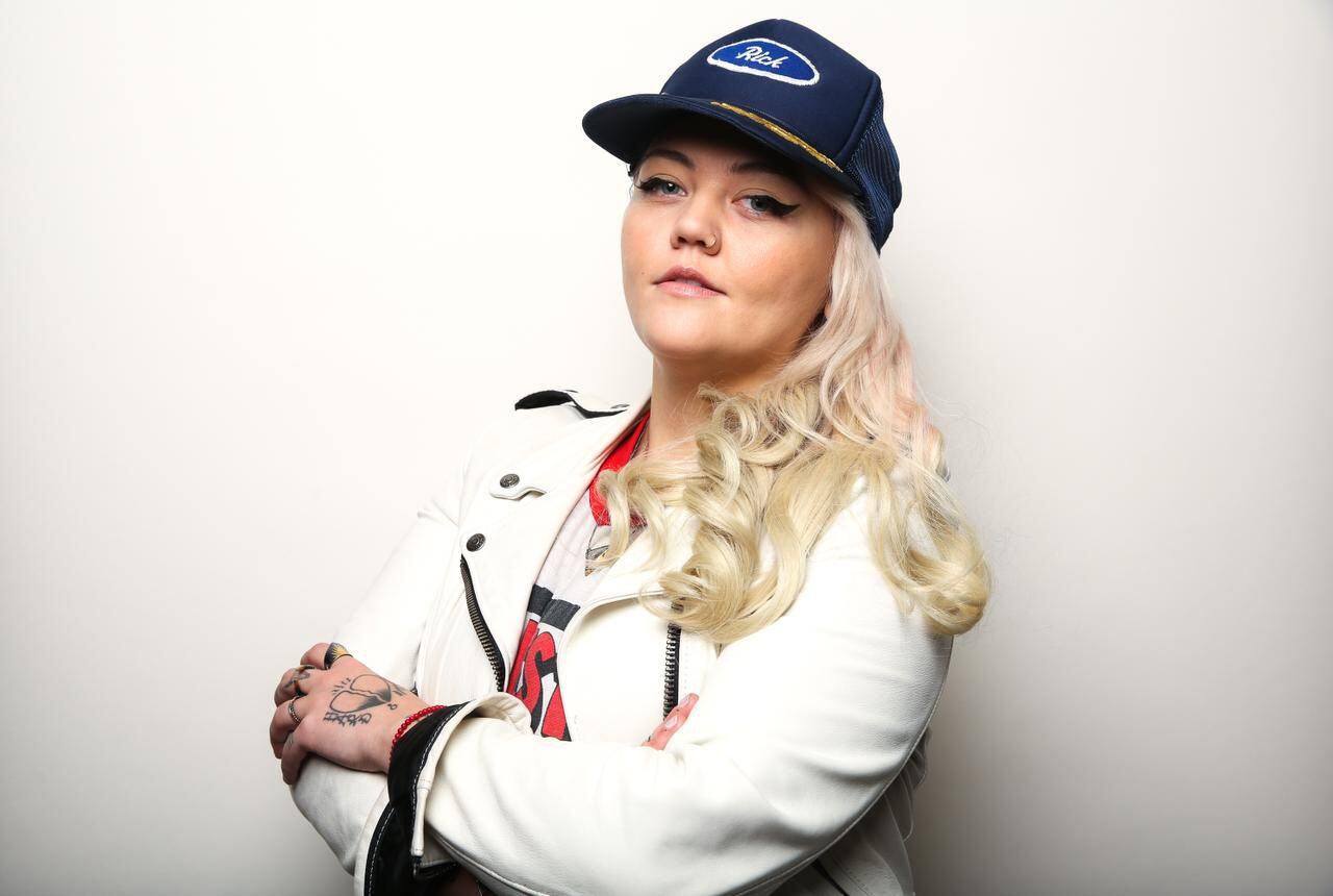 El tema "Ex’s and Oh’s" de Elle King ocupa el No. 12 de la lista ...