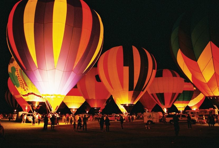 El Plano Balloon Festival se realiza del  21 al 24 de septiembre en Oak Point Park.
