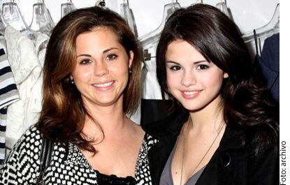 La mamá de Selena Gomez, Mandy Teefey, sufrió una crisis nerviosa tras enterarse que su hija...