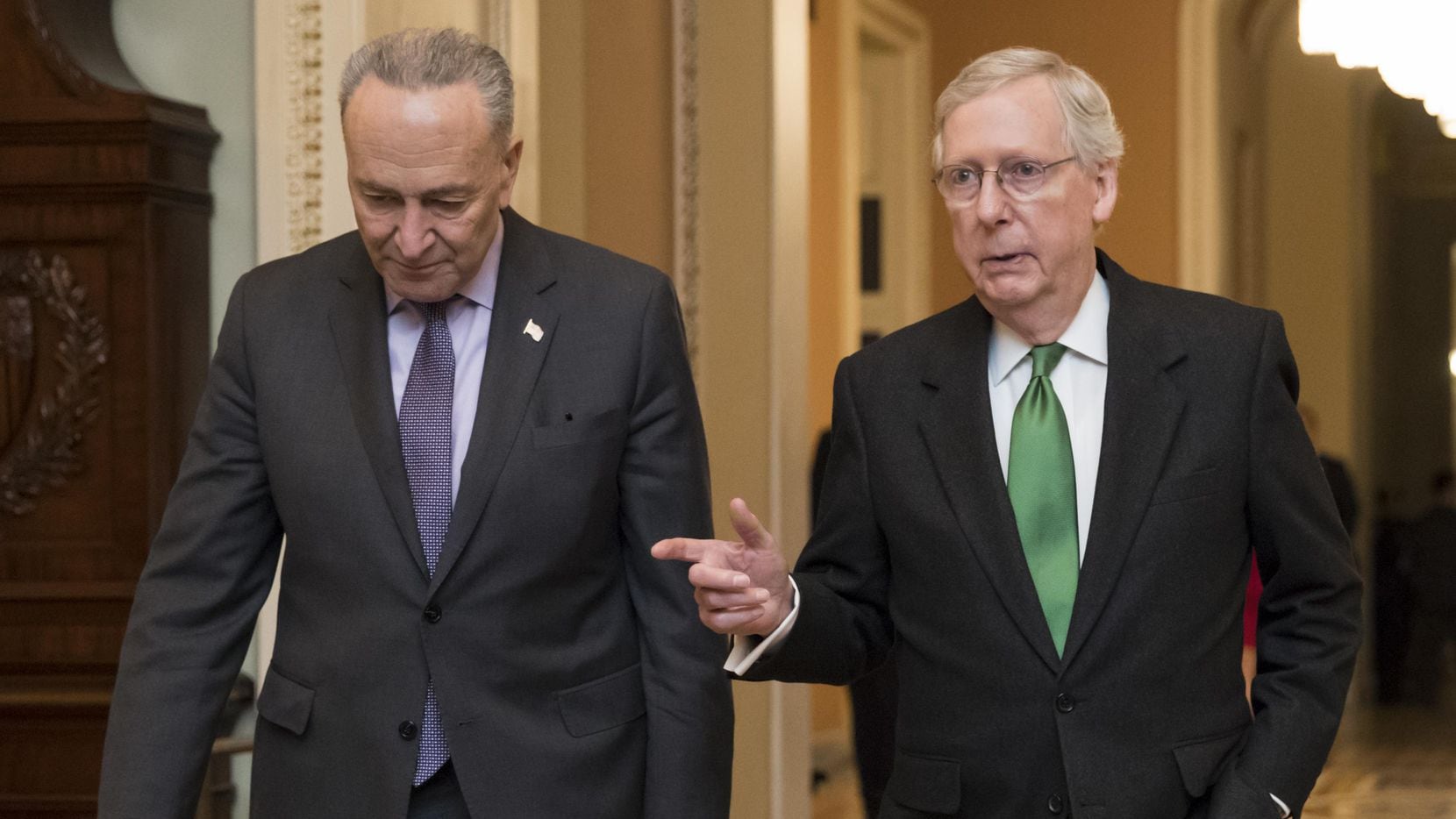 El demócrata Chuck Schumer y el republicano Mitch McConnell, en el congreso. (AP/J. Scott...