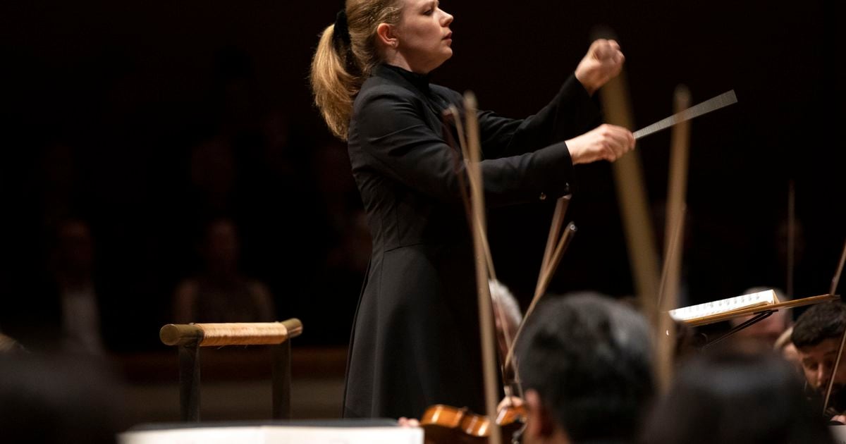 Gemma New’s flamboyant conducting didn’t help Dallas Symphony concert