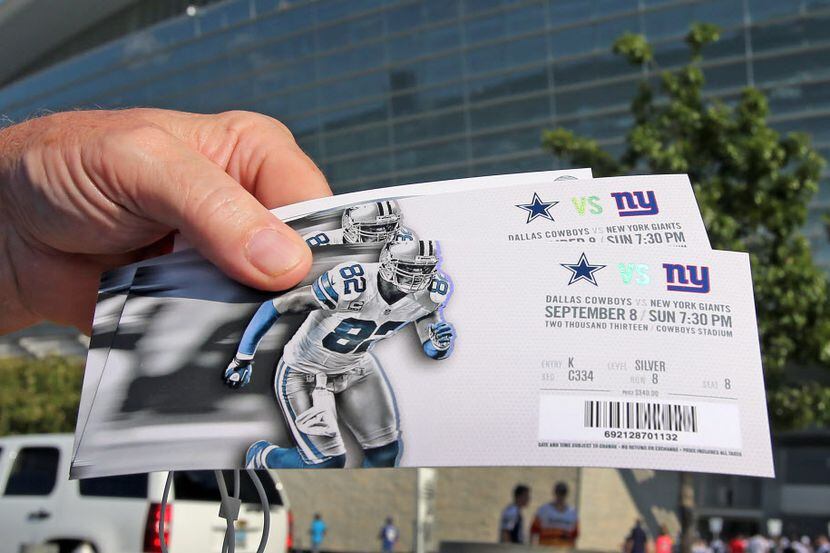 El equipo de los Dallas Cowboys espera tener aficionados en el AT&T stadium de Arlington...