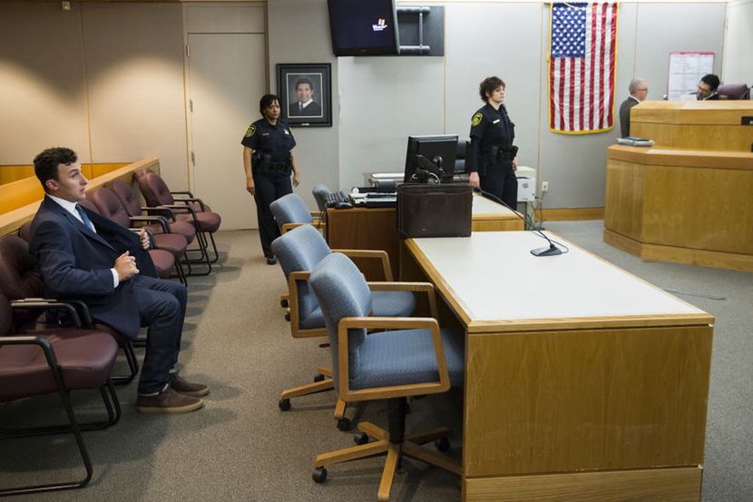 Johnny Manziel en la corte del Condado de Dallas. Fotos DMN
