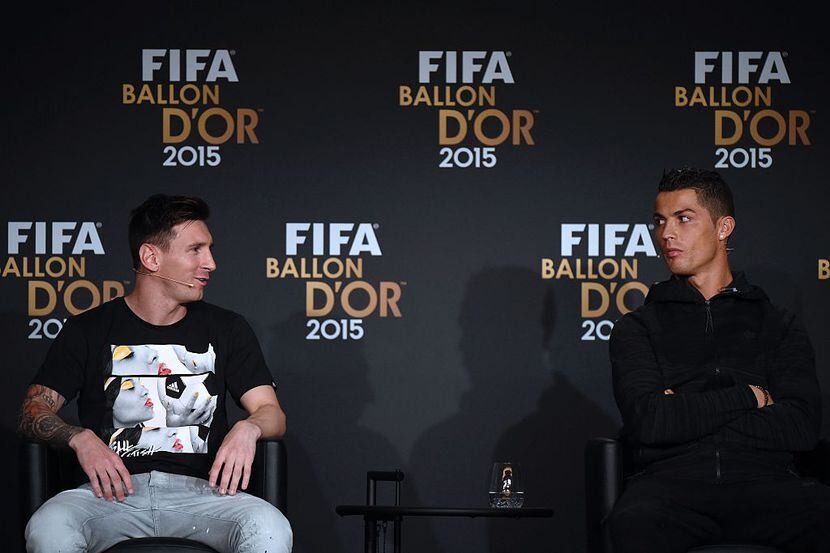 Lionel Messi y Cristiano Ronaldo en la previa a la última entrega del Balón de Oro en Suiza....